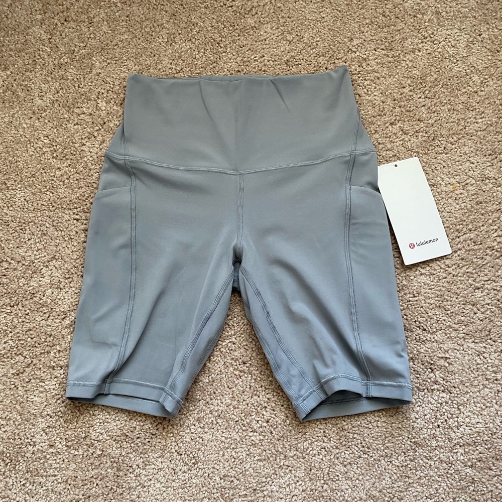 NWT Lululemon align High rise short with pockets size 6